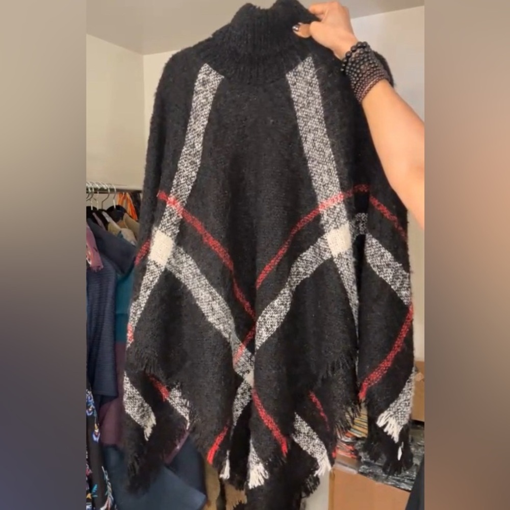 New! Black plaid poncho OSFA